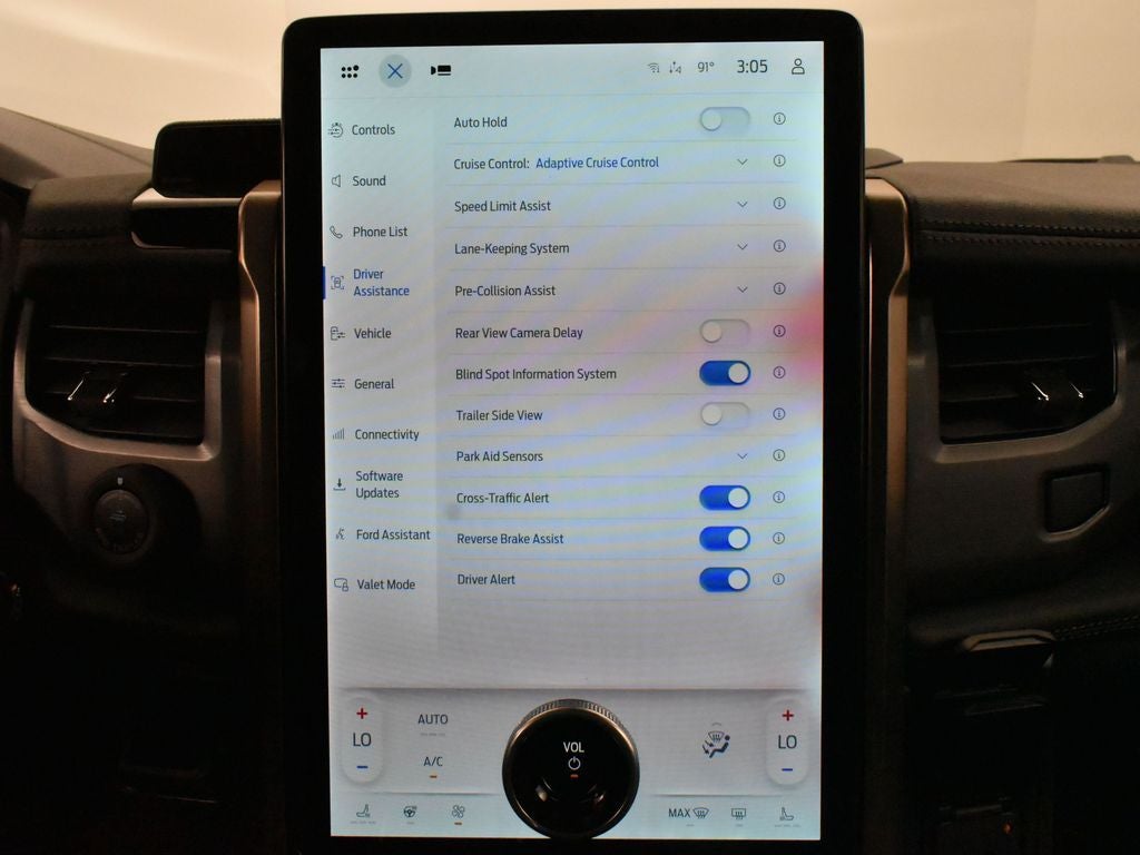 2025 Ford F-150 Lightning Lariat 511A