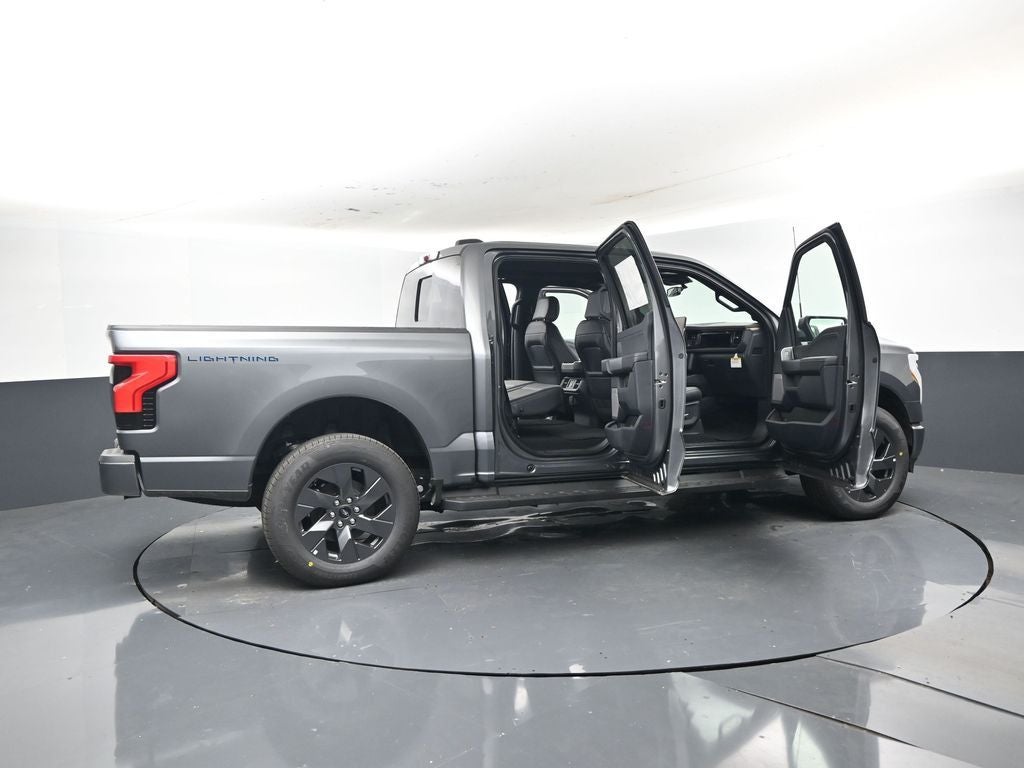 2025 Ford F-150 Lightning Lariat 511A