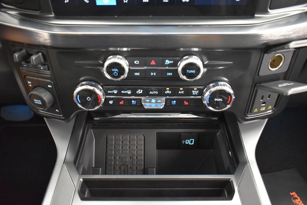 2026 Ford F-250SD Lariat Black Widow