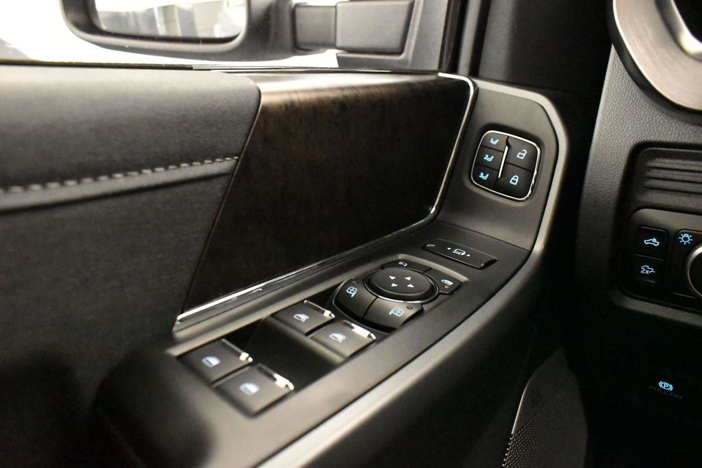 2026 Ford F-250SD Lariat Black Widow