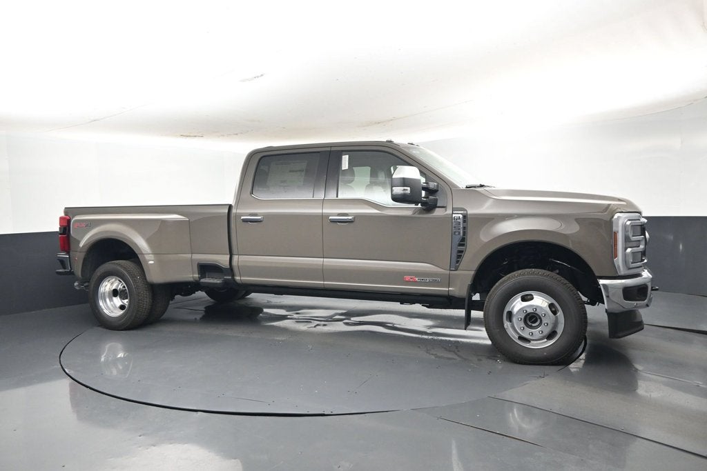 2027 Ford F-350SD Lariat DRW 628A