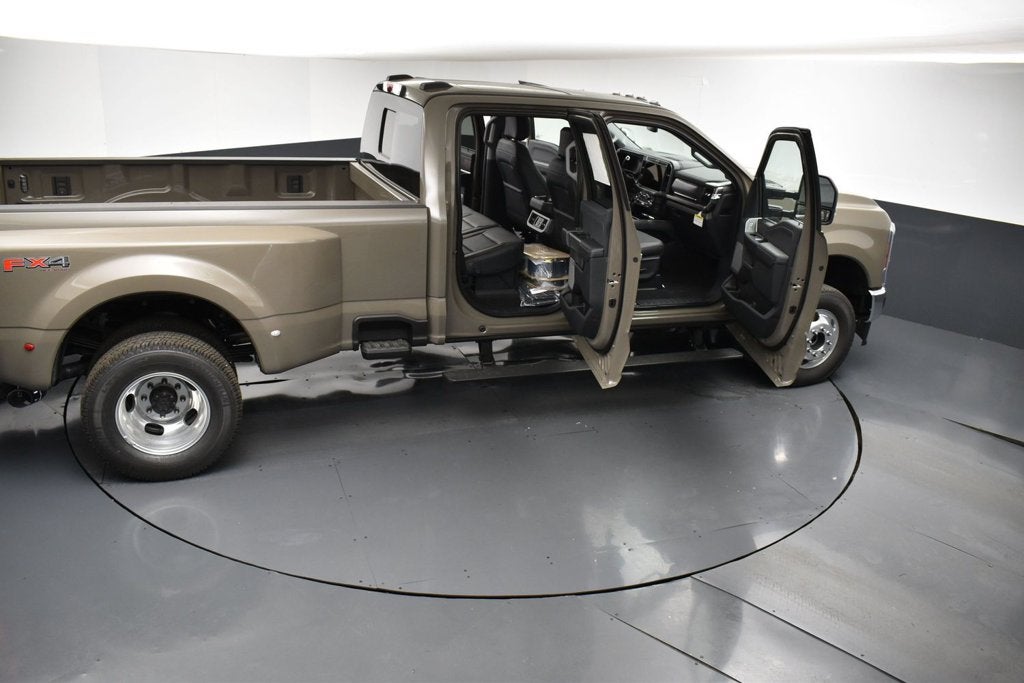 2027 Ford F-350SD Lariat DRW 628A