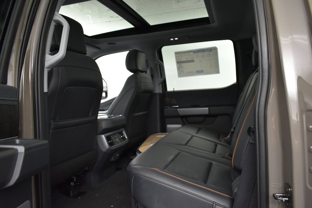 2027 Ford F-350SD Lariat DRW 628A