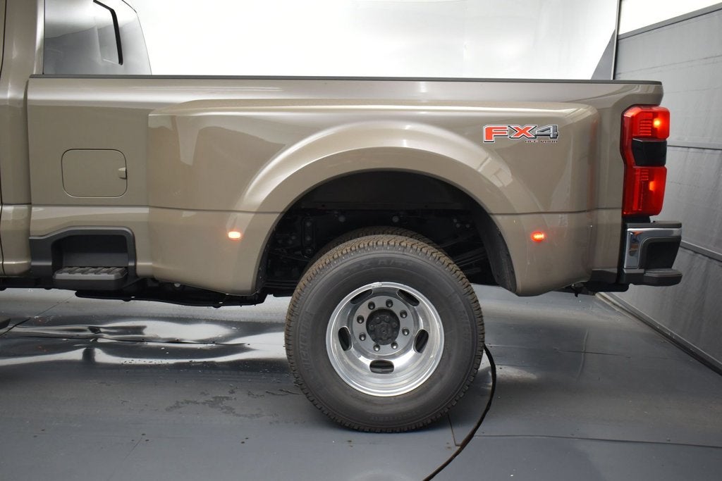2027 Ford F-350SD Lariat DRW 628A