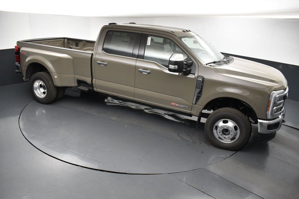 2027 Ford F-350SD Lariat DRW 628A