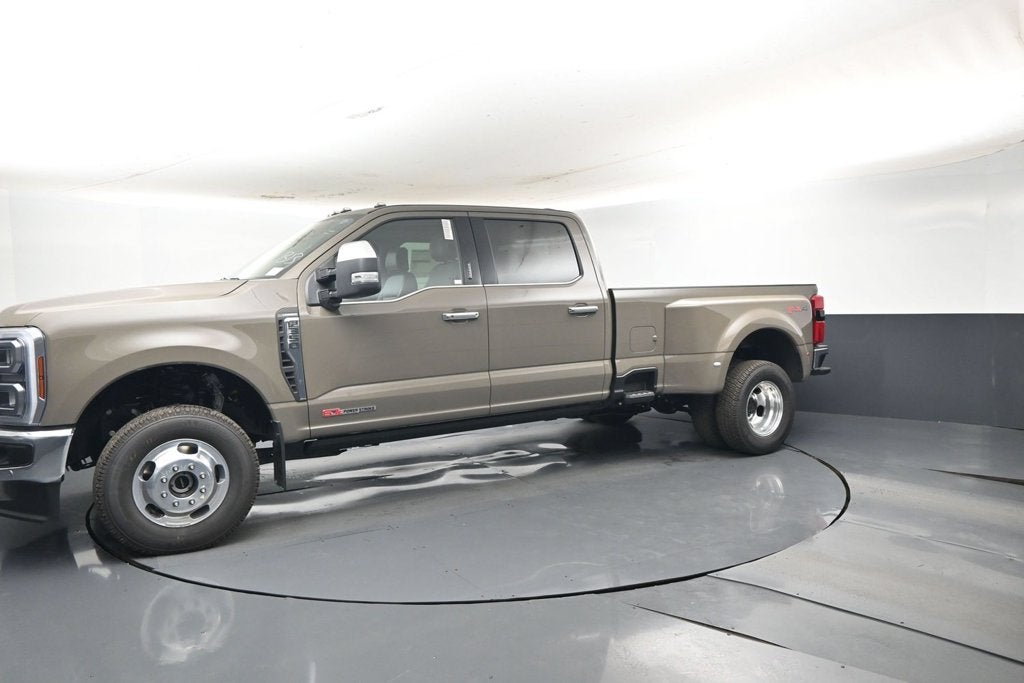 2027 Ford F-350SD Lariat DRW 628A