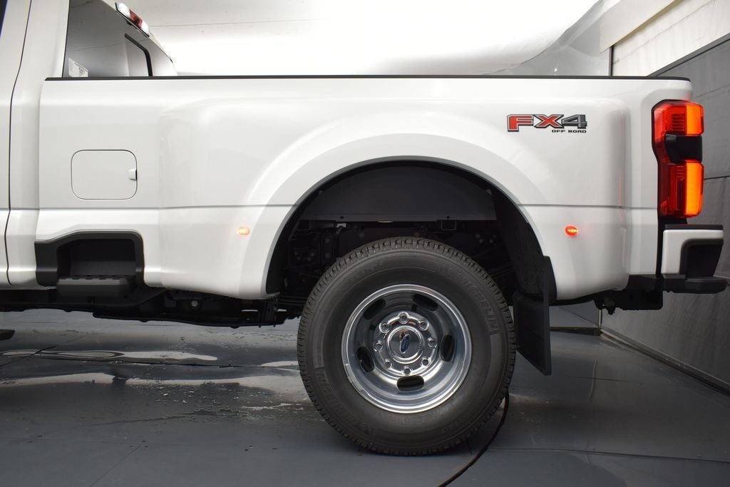 2026 Ford F-350SD Platinum DRW 723A