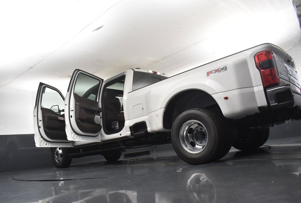 2027 Ford F-350SD King Ranch DRW