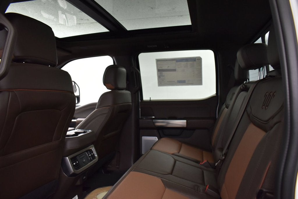 2027 Ford F-350SD King Ranch DRW