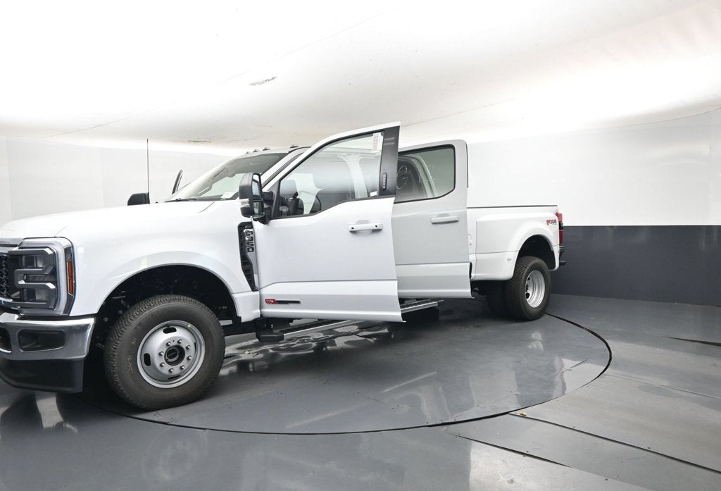 2027 Ford F-350SD XLT DRW