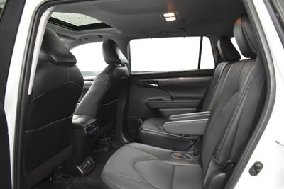 2022 Toyota Highlander Hybrid Limited