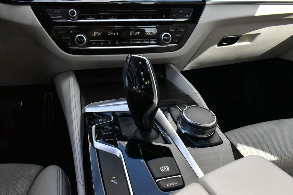 2017 BMW 5 Series 540i